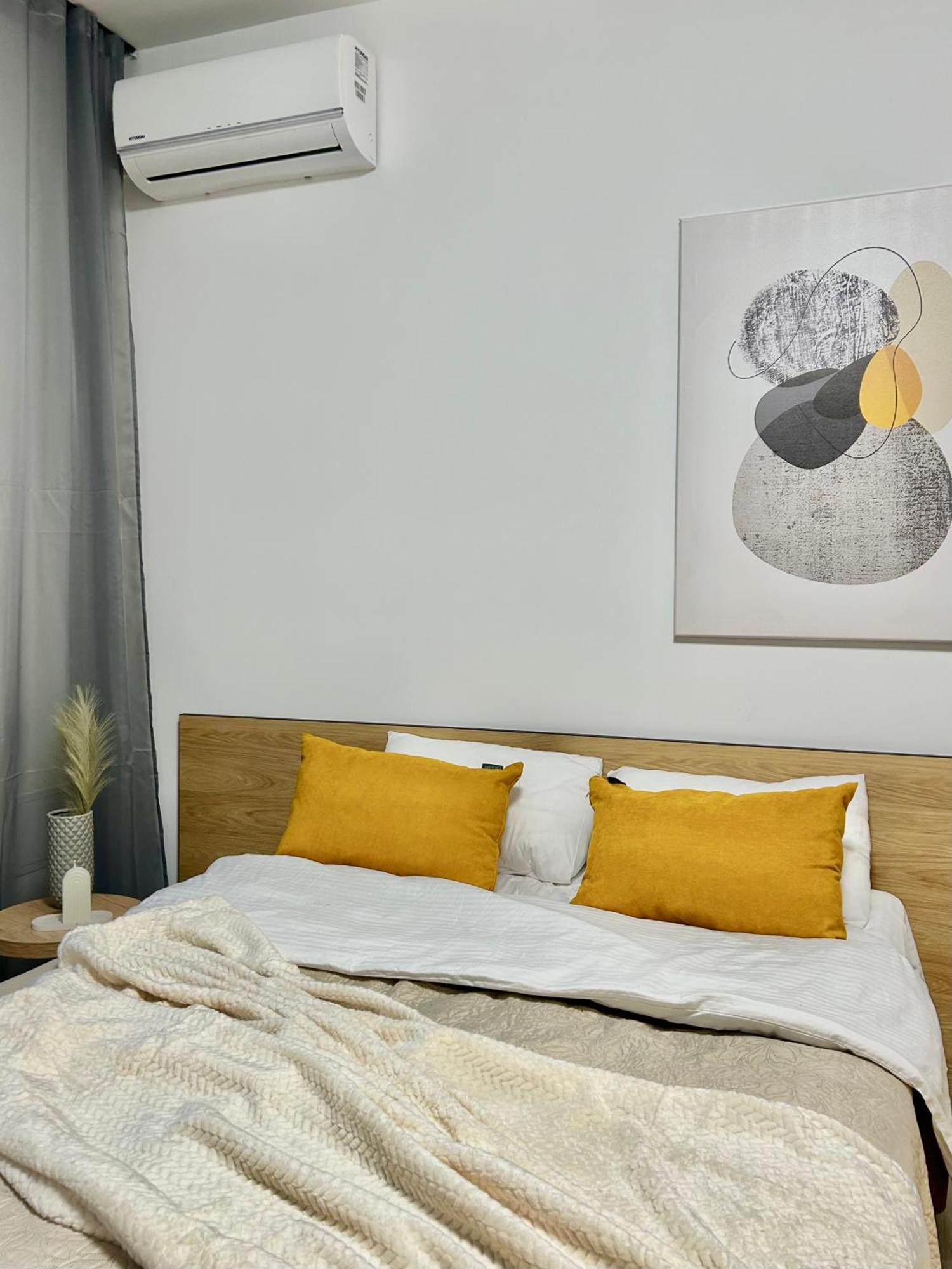 Miamo студія з терасою вул кубійовича 20 Apartment